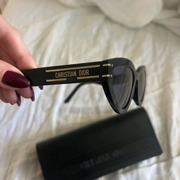 Christian Dior Sunglasses - Picture 2 of 5